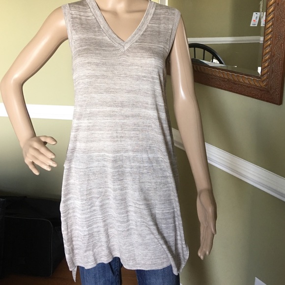 - High low top - Picture 2 of 5